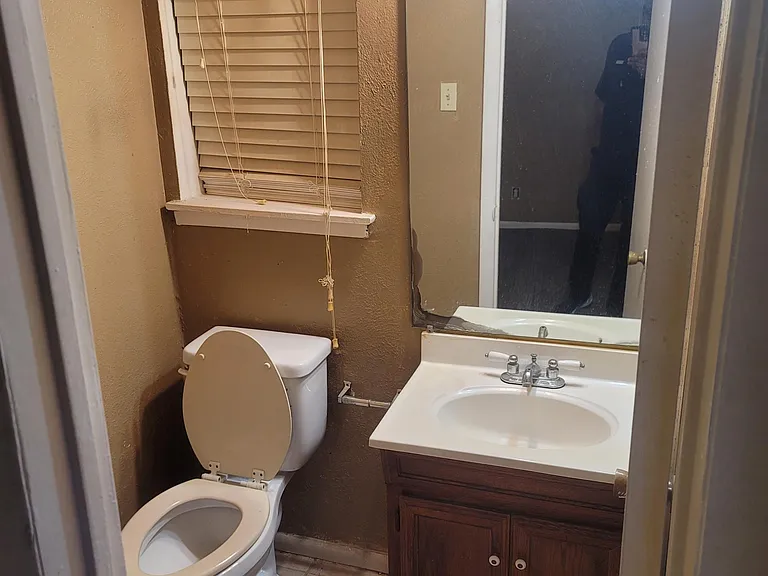 3806 Golden Hills Dr — Photo 5
