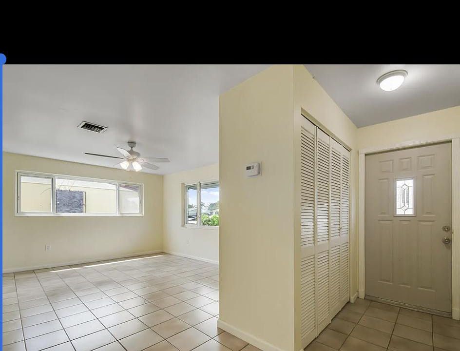 1st image of 9266 Bloomfield Dr