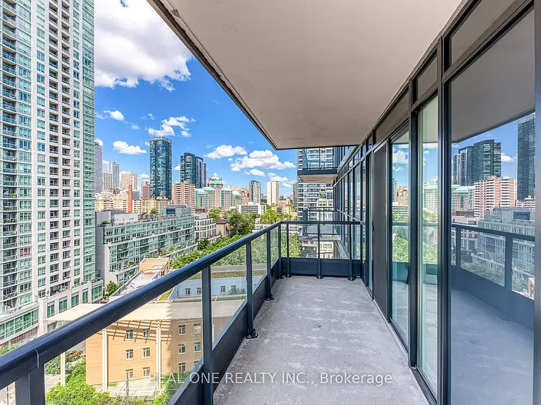 159 Wellesley St E #1708-1 — Photo 3