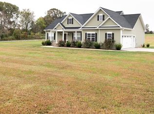 936 Jump Off Rd, Bon Aqua, TN 37025