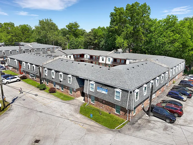 Cedar Chase Apartments — Photo 3