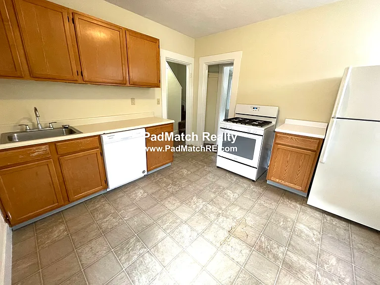 Eat-in-Kitchen