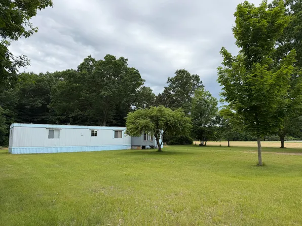 3589 W Webster Rd, Montague, MI 49437