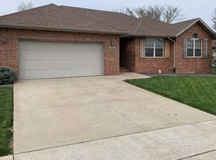 2805 W Garton Rd, Ozark, MO 65721