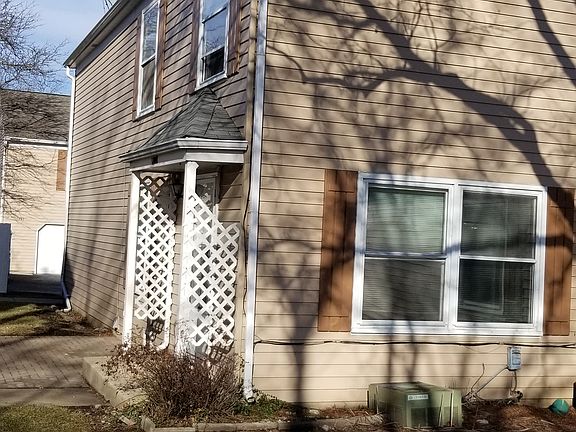 2nd image of 1249 Pearl Ave Unit B
