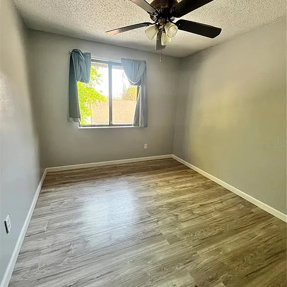 4918 Silver Oaks Vlg #F — Photo 21