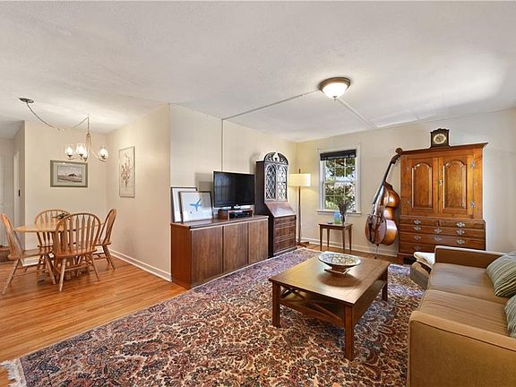 5th image of 745 N Broadway APT 2B