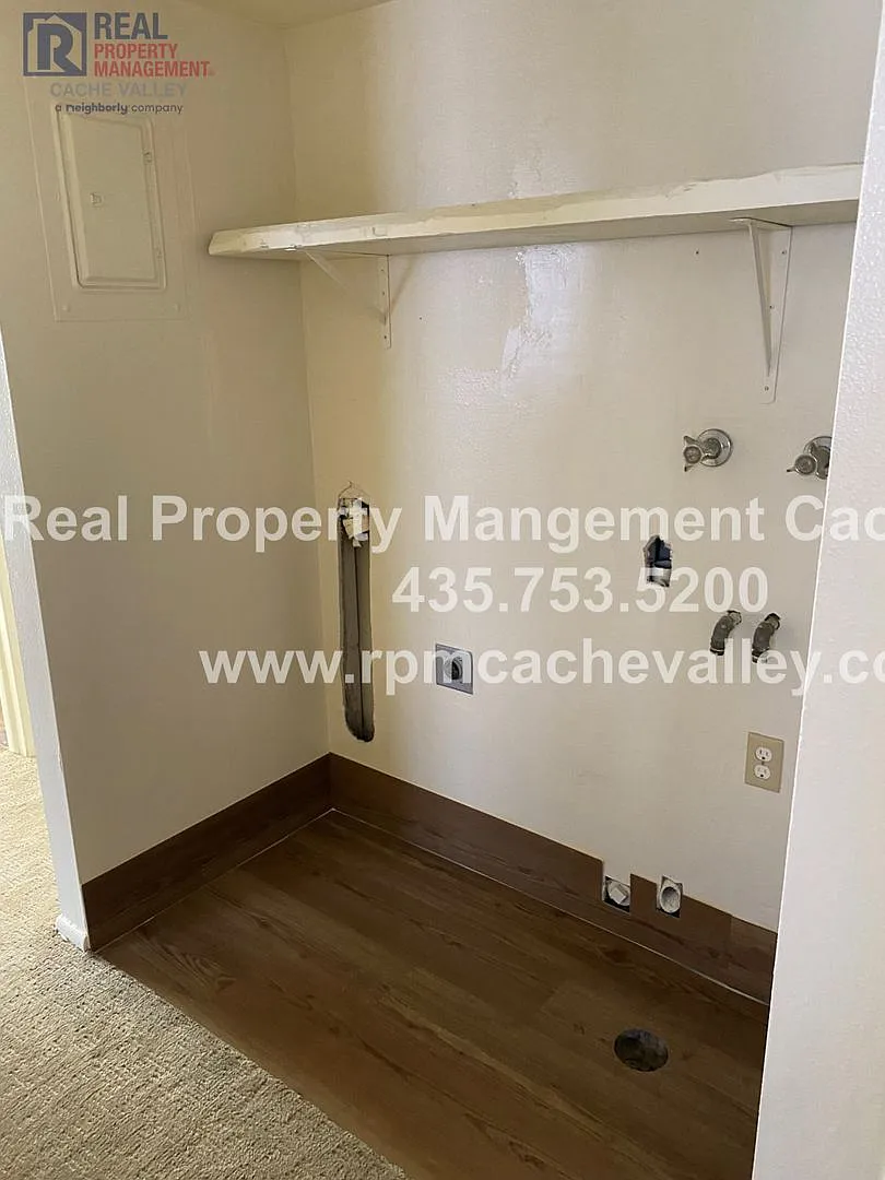 271 Riverbend Rd — Photo 2