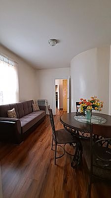 4th image of 220 Hawthorne St Floor 3