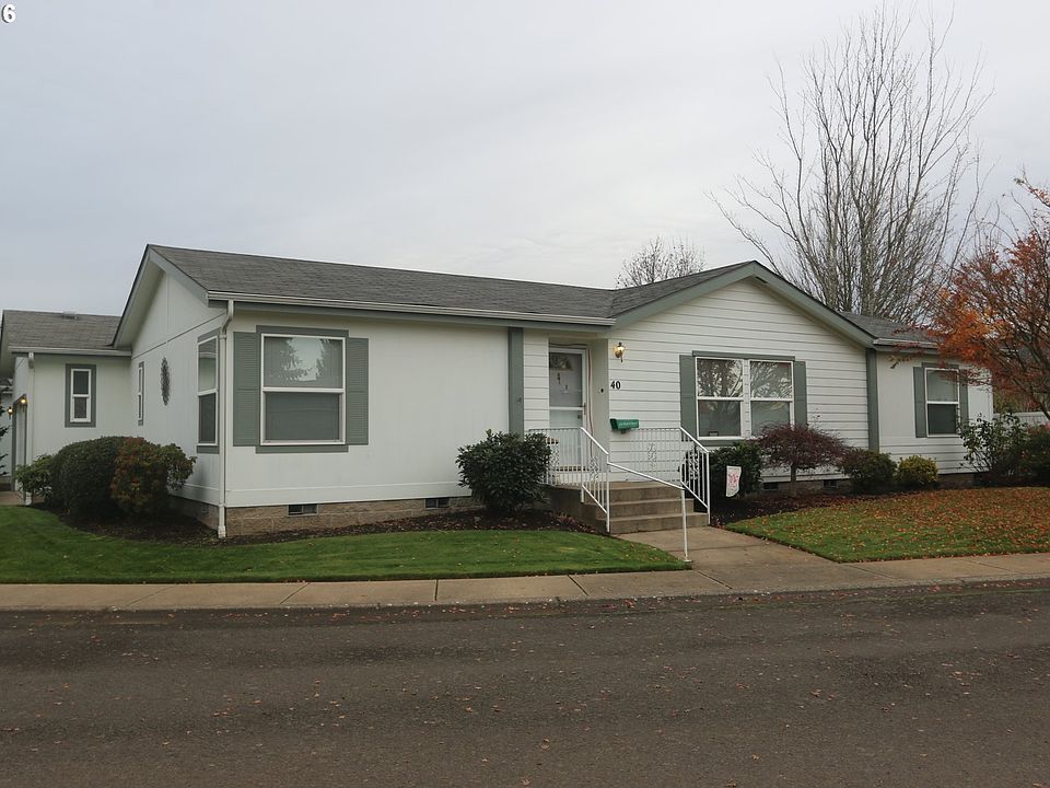 2nd image of 3220 Crescent Ave Space 40