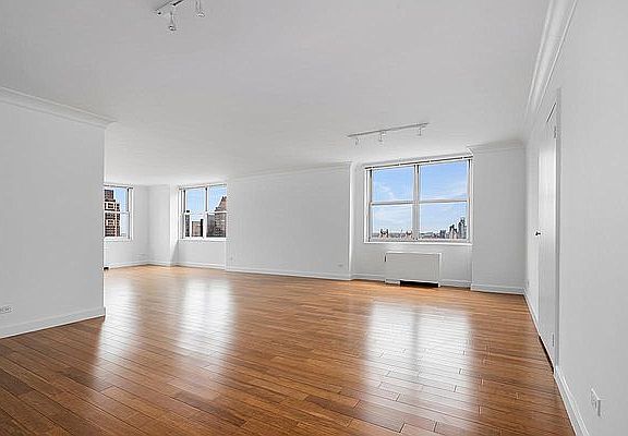 3rd image of 300 E 56th St APT 32F