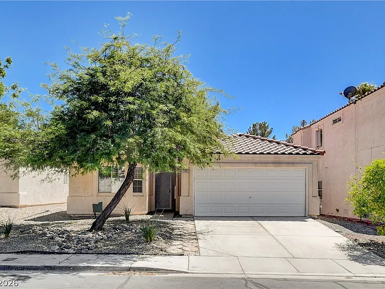 2521 Citrus Garden Cir — Photo 1