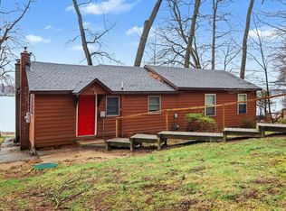12015 Oakridge Rd, Plainwell, MI 49080