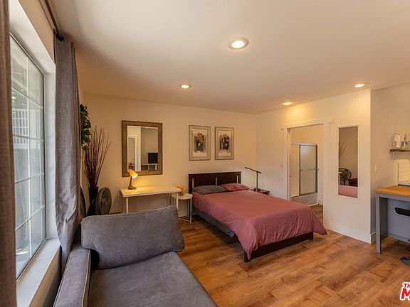2nd image of 12835 Delano St #A