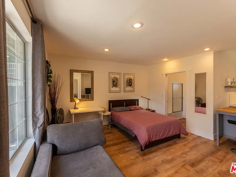 12835 Delano St #A — Photo 2