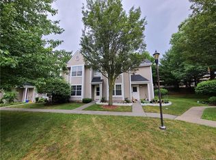 134 Creekside Cir, Spring Valley, NY 10977