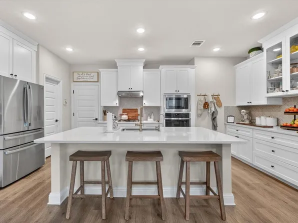 1830 Silver Birch Rd, Waxahachie, TX 75165