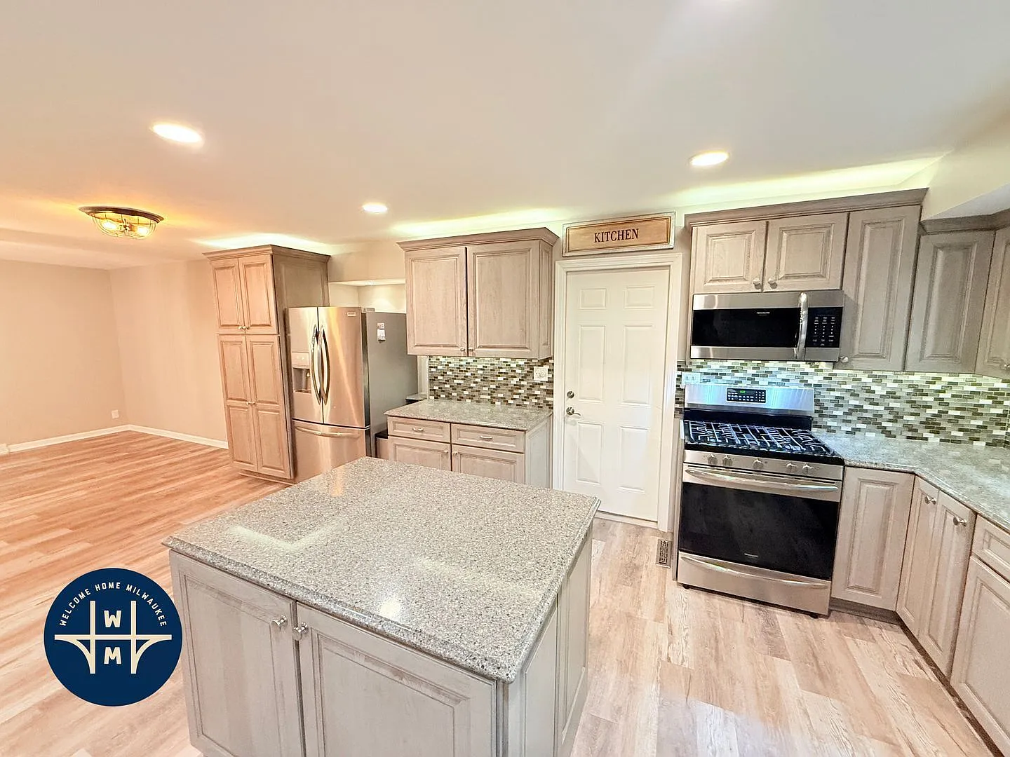 3 bed, 1.5 bath, 1578 sqft, $2,698 — Photo 4