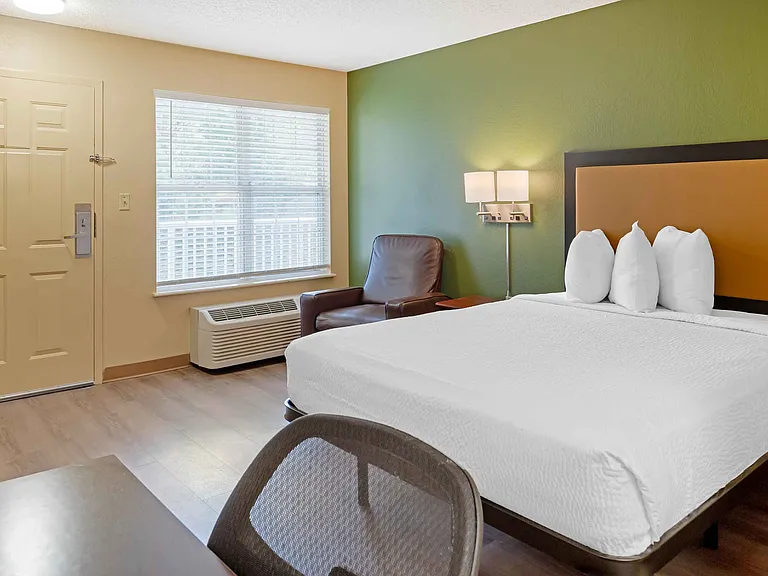 Studio Suite - 1 Queen Bed