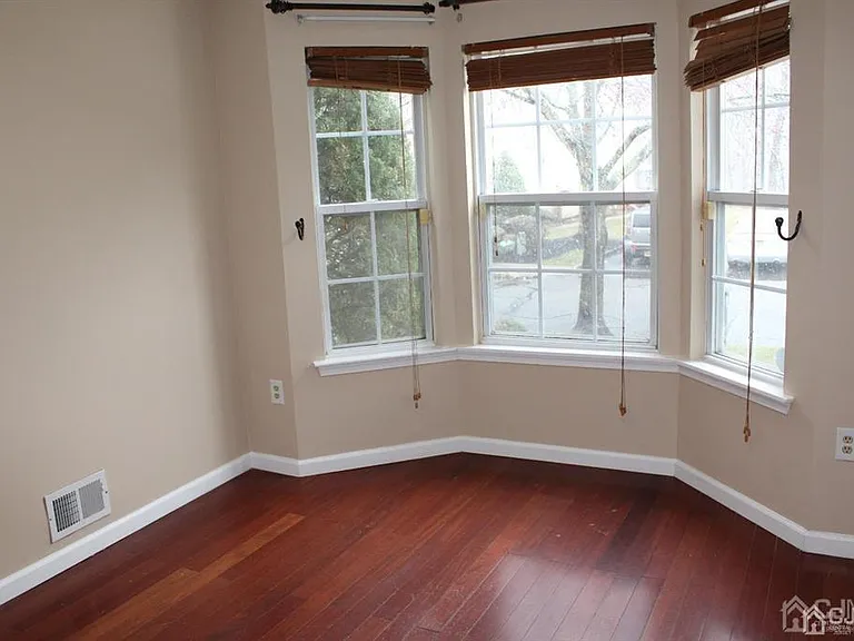 240 Hidden Woods Ct — Photo 8