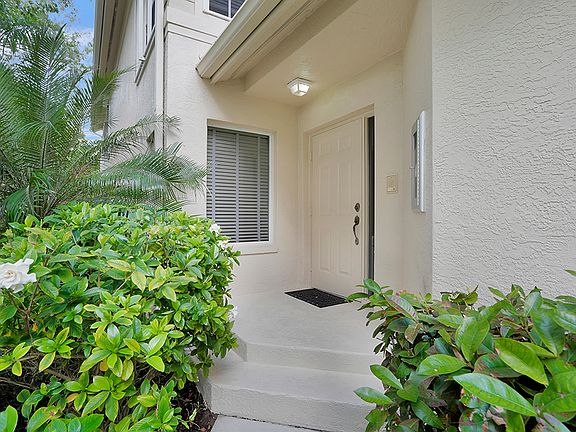 3rd image of 25160 Sandpiper Greens Ct APT 201