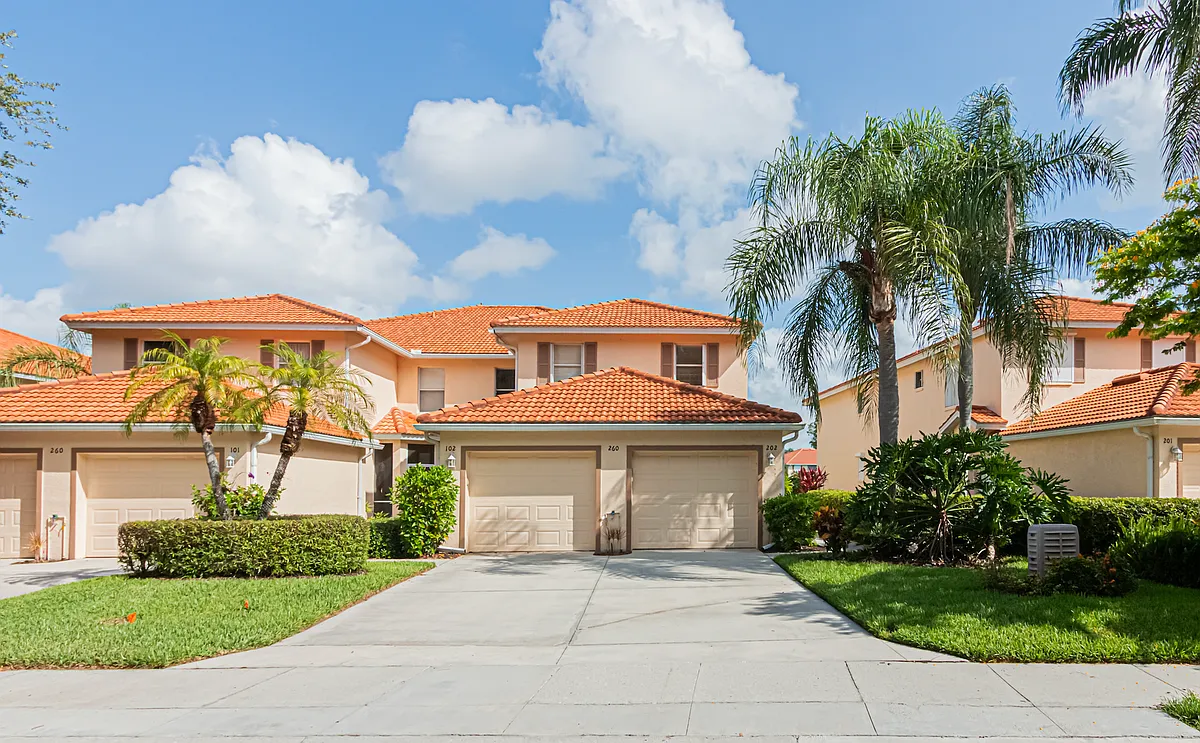 Building Photo - 260 Robin Hood Cir #202