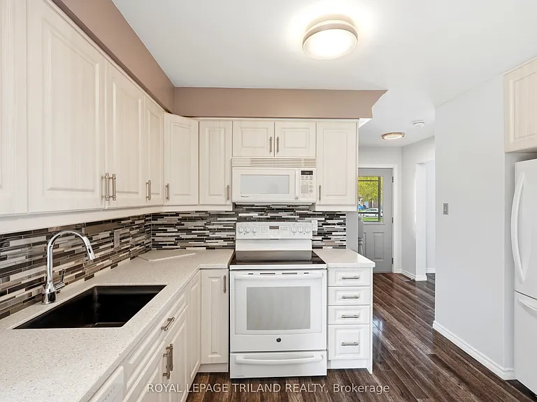 55 Sunrise Ct #A — Photo 6