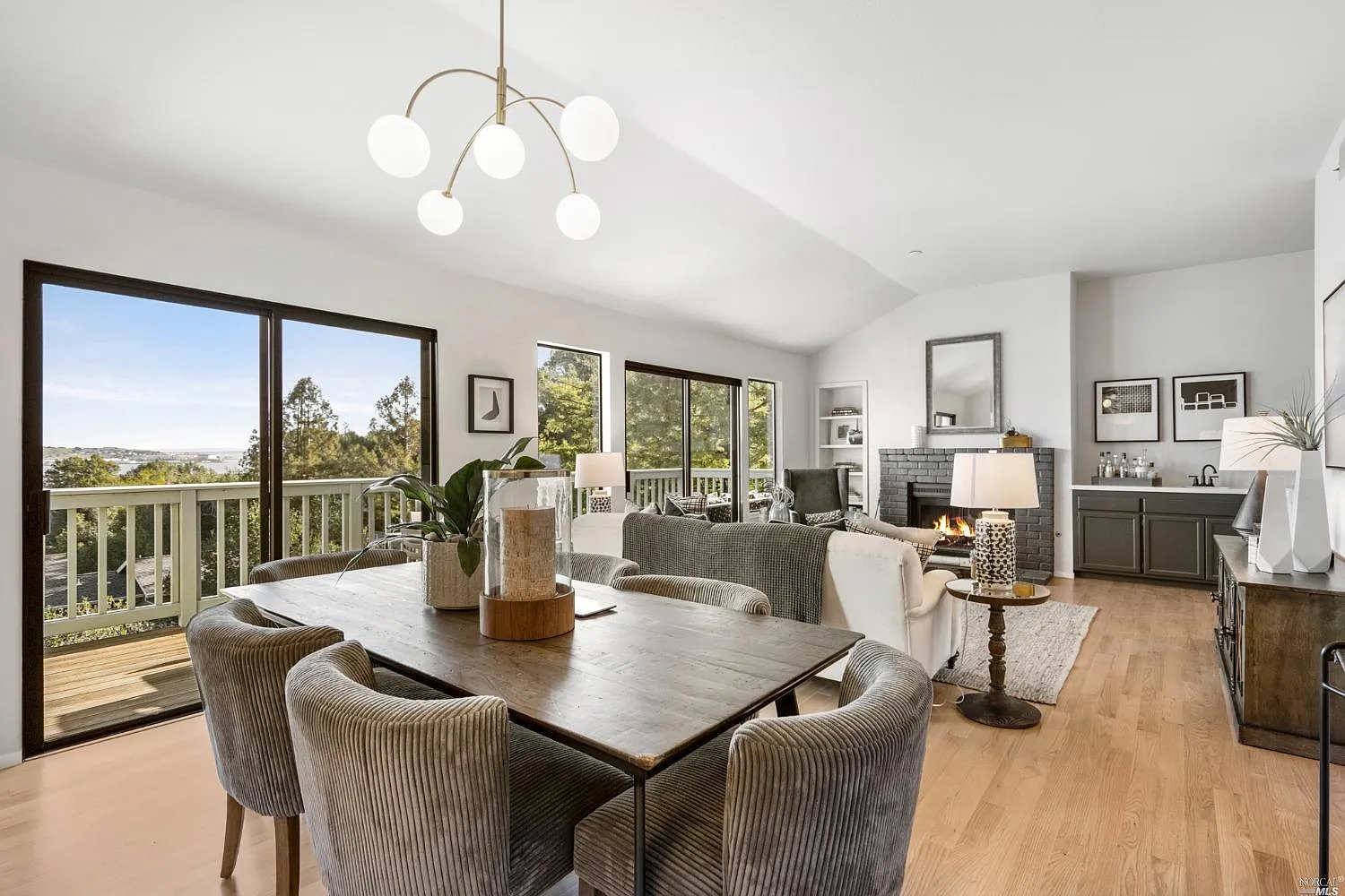 30 Laurel Dr photo 1