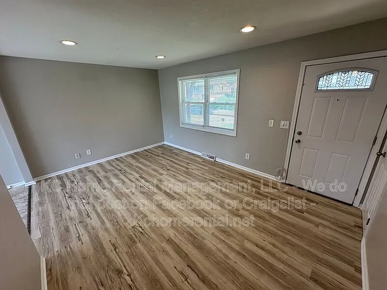 5029 NE 56th Pl — Photo 9