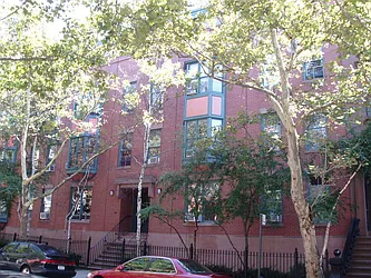 146 Amity Street in Cobble Hill