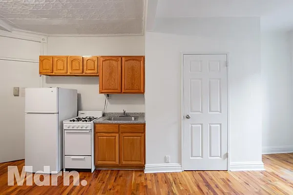 Rented by Mdrn Residential | media 4