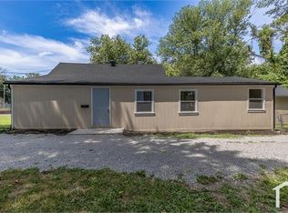 1605 NW Vesper St, Blue Springs, MO 64015