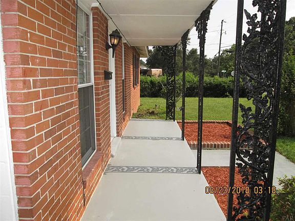 5th image of 701 Lagoon Dr