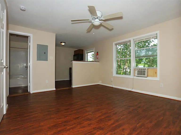 256 E Pecan Ln #3 — Photo 4