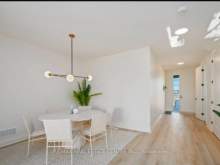 49 Lucas Rd #UPPER ONLY — Photo 3