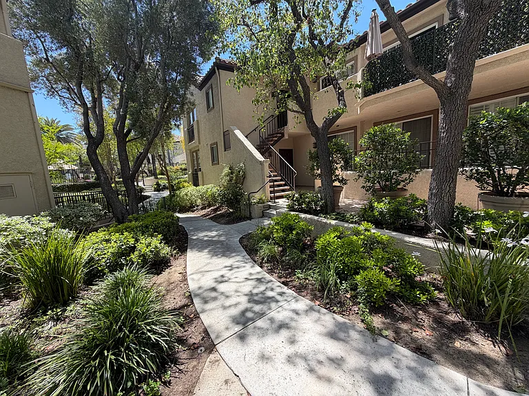24111 Del Monte Dr #3 — Photo 28