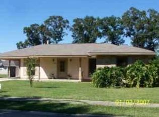 1222 E Grace St, Gonzales, LA 70737