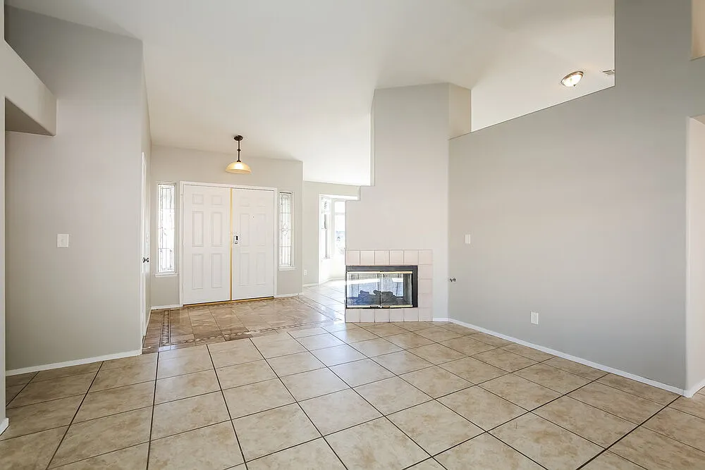 3 bed, 2.0 bath, 1509 sqft, $2,115 — Photo 4