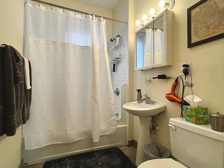 109 Strathmore Rd #7 — Photo 6