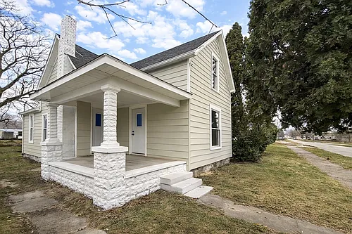 1115 N Bell St Photo 1