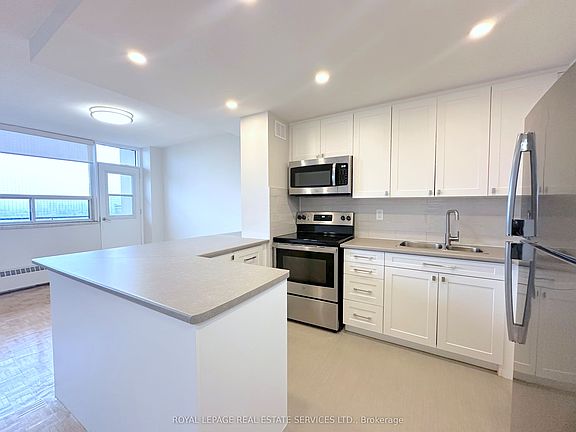 3rd image of 12 Rockford Rd #Penthouse 05