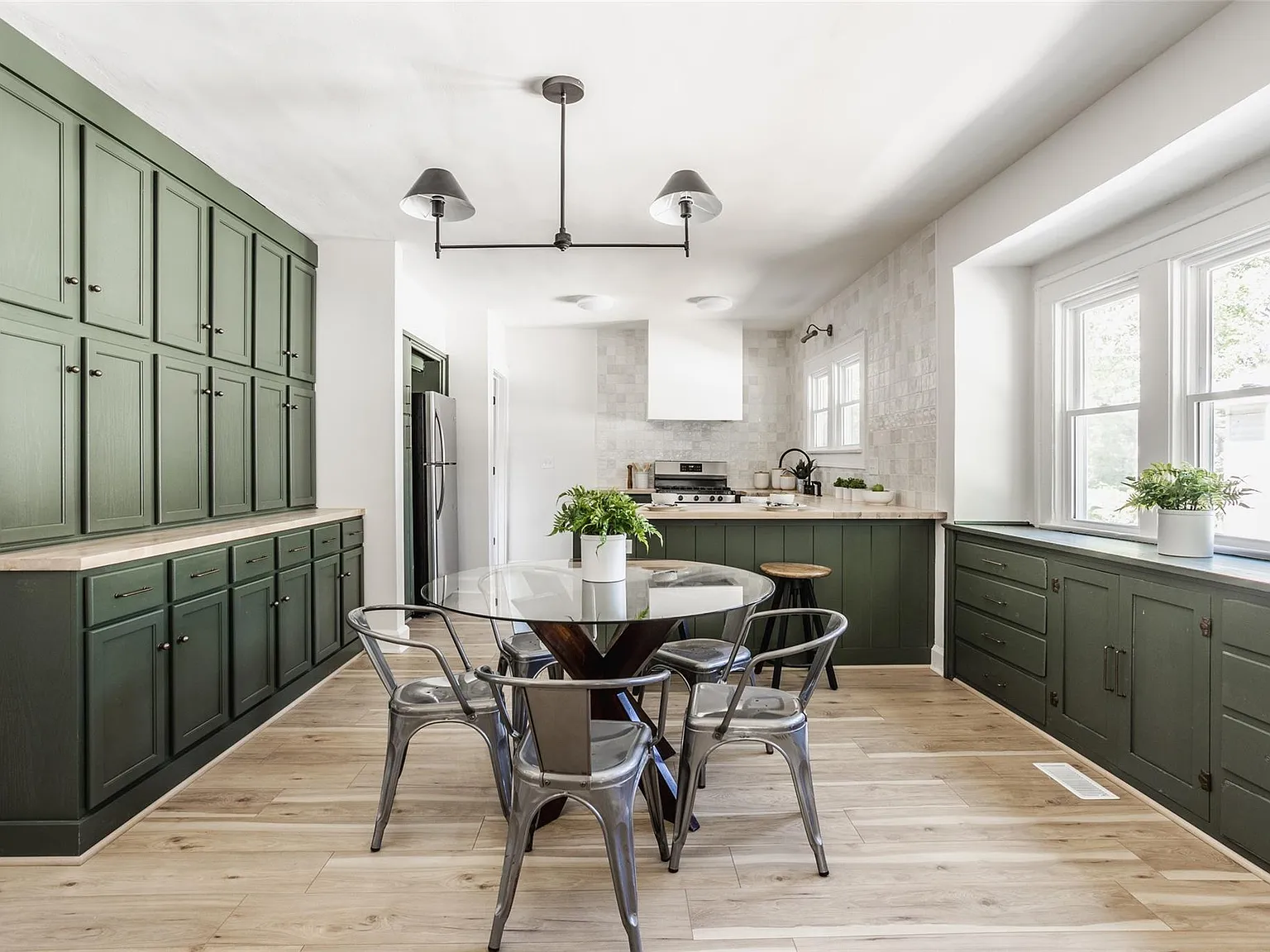 2 bed, 873 sqft, $1,400 — Photo 3