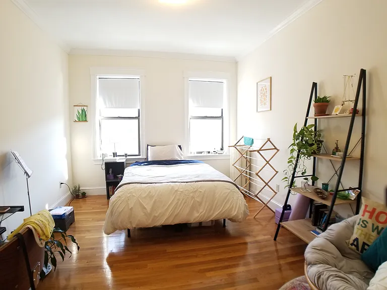 27 Glenville Ave #2D — Photo 3