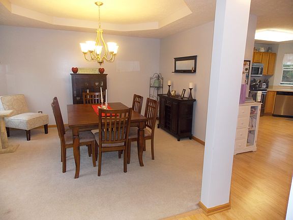 5th image of 440 Woodcrest Dr