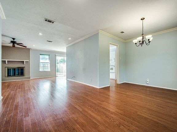 4th image of 3916 Clubway Ln