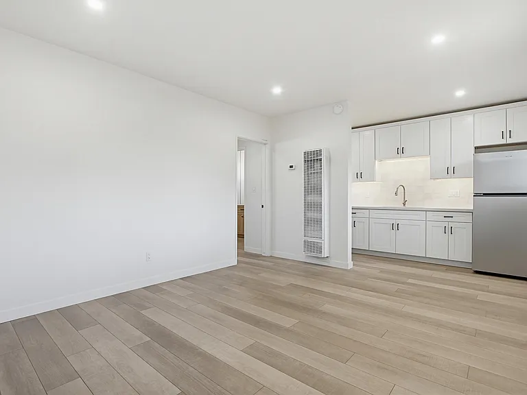 413 1/2 S Myers St #1 — Photo 10