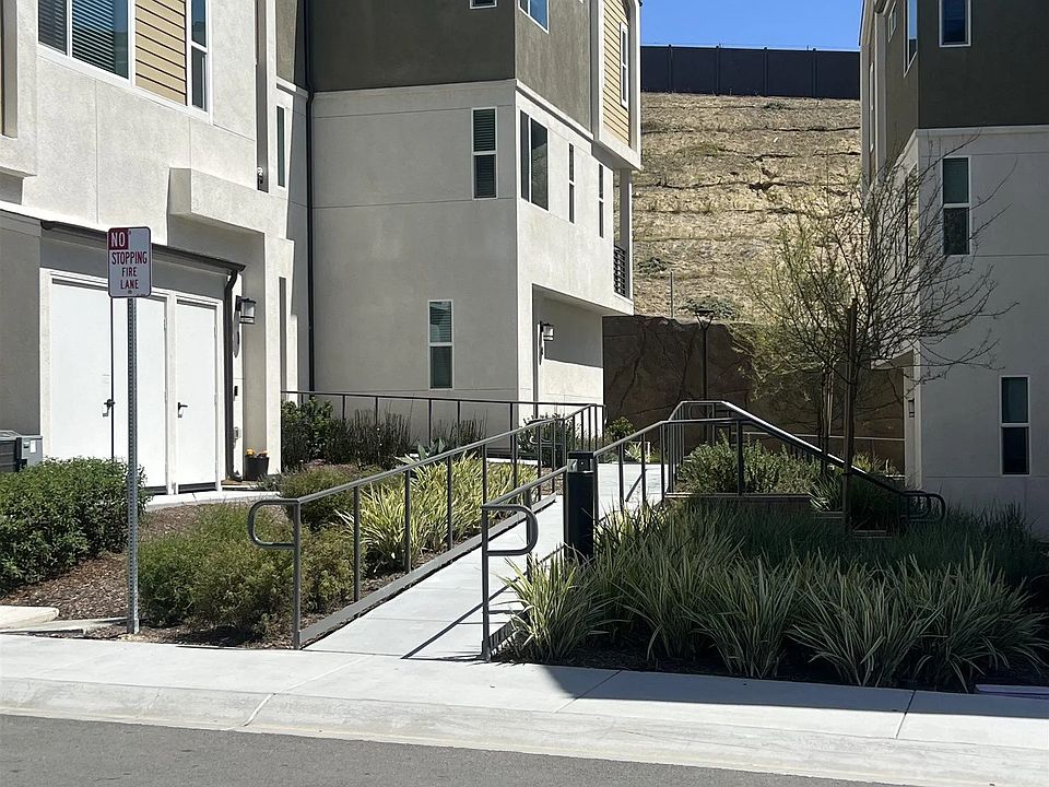 1st image of 816 Makani St Unit 5