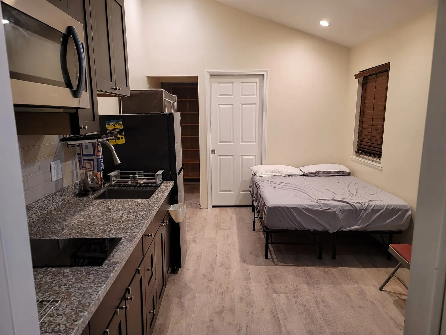 1 bed, 250 sqft, $1,800 — Photo 2