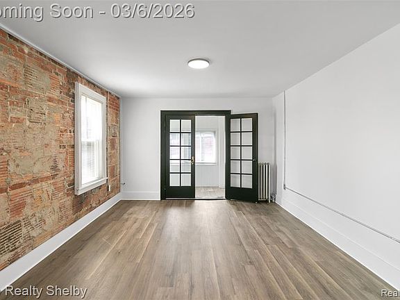 4th image of 259 W Nine Mile Rd Unit 104