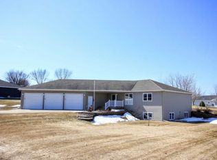 1915 Buck Ridge Dr, Fergus Falls, MN 56537